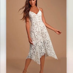 Lulu’s white lace midi dress